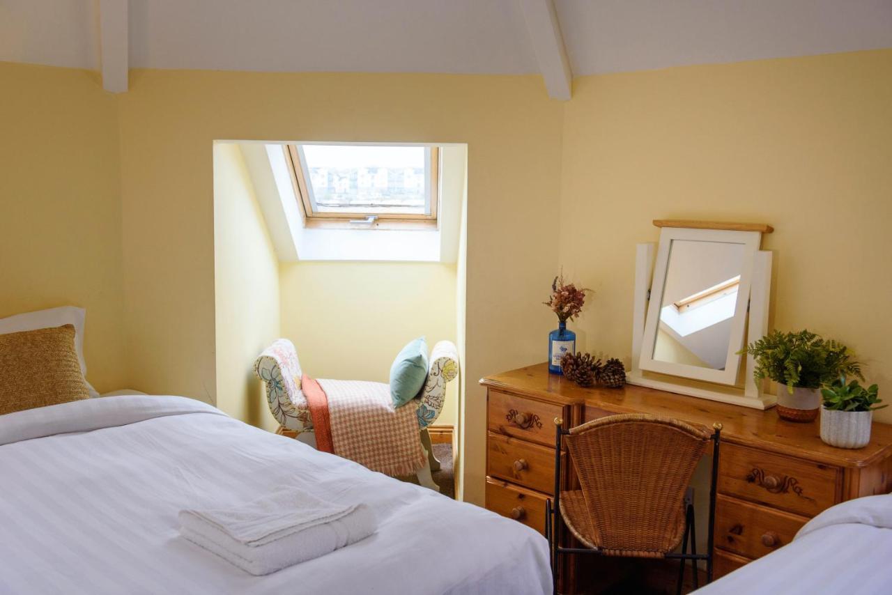 Waterfront Self Catering Houses Carrick on Shannon エクステリア 写真