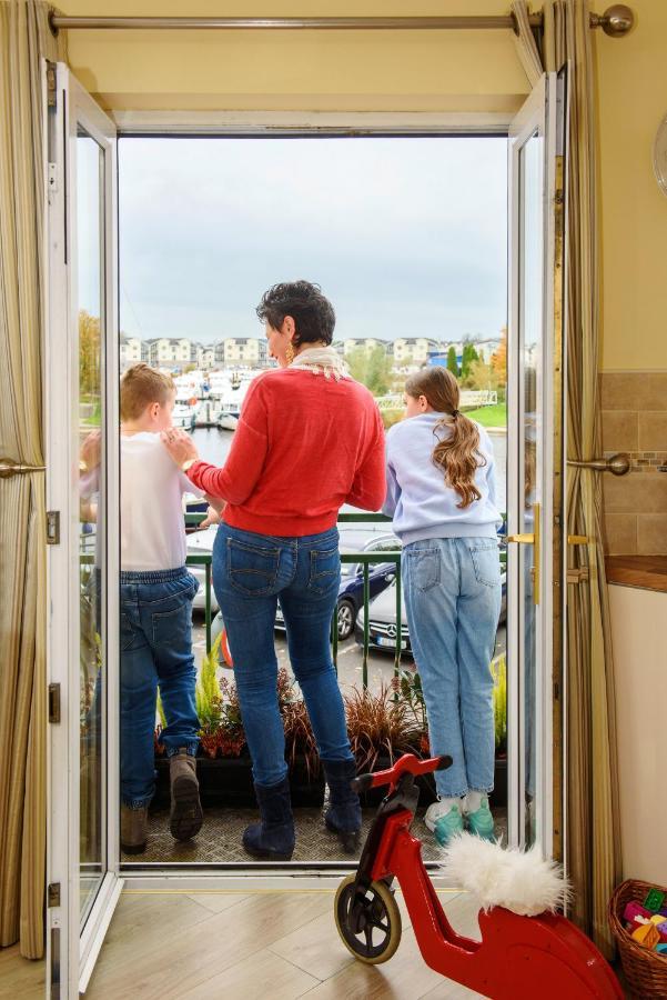 Waterfront Self Catering Houses Carrick on Shannon エクステリア 写真