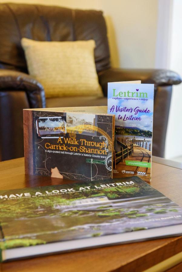 Waterfront Self Catering Houses Carrick on Shannon エクステリア 写真