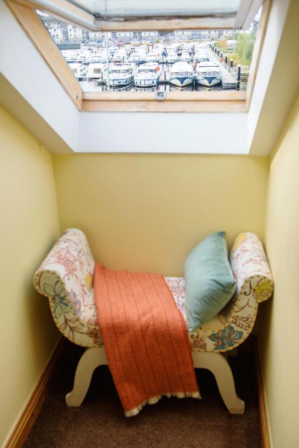 Waterfront Self Catering Houses Carrick on Shannon エクステリア 写真