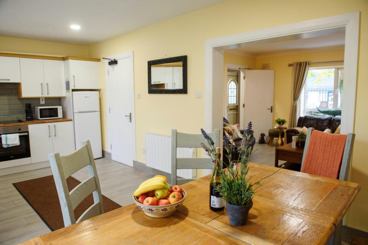 Waterfront Self Catering Houses Carrick on Shannon エクステリア 写真