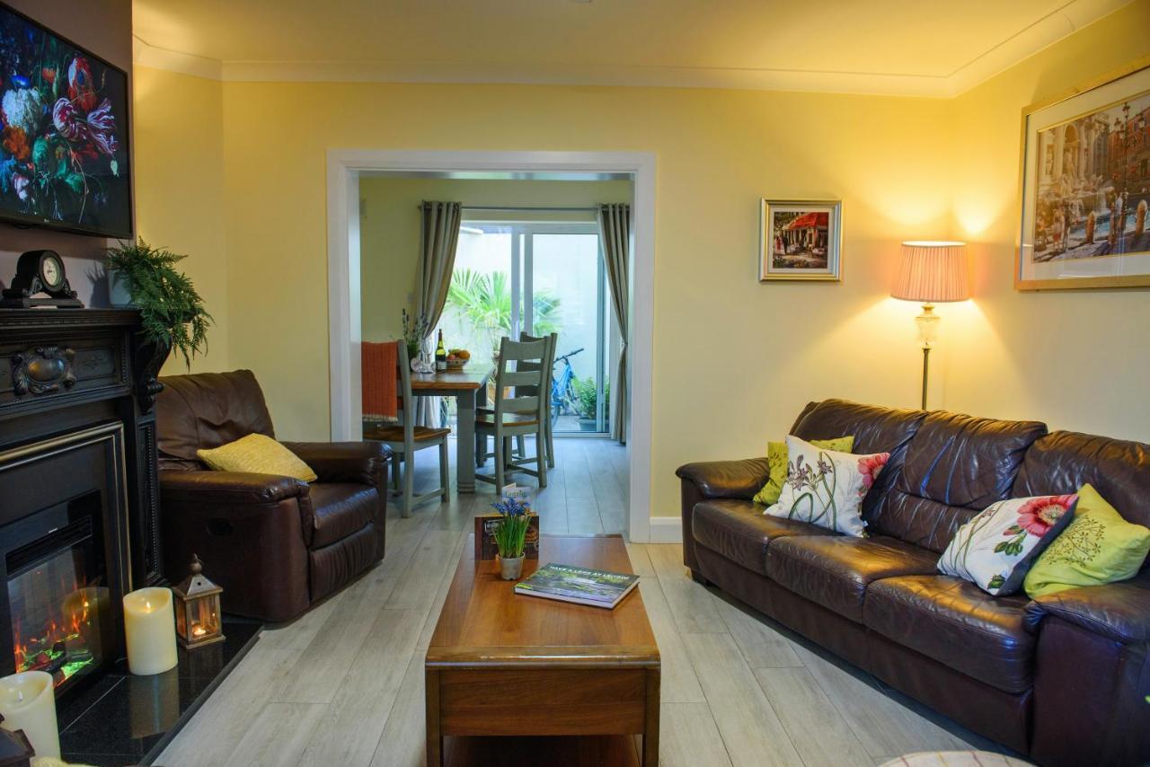 Waterfront Self Catering Houses Carrick on Shannon エクステリア 写真
