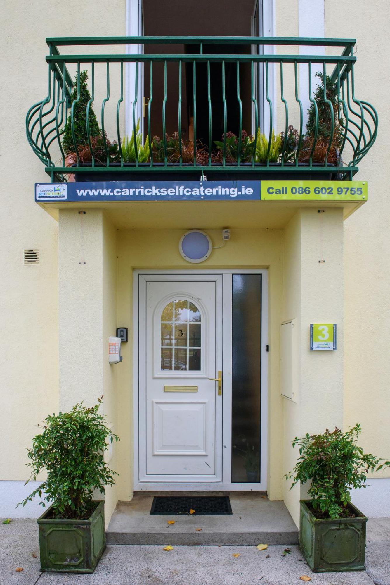 Waterfront Self Catering Houses Carrick on Shannon エクステリア 写真