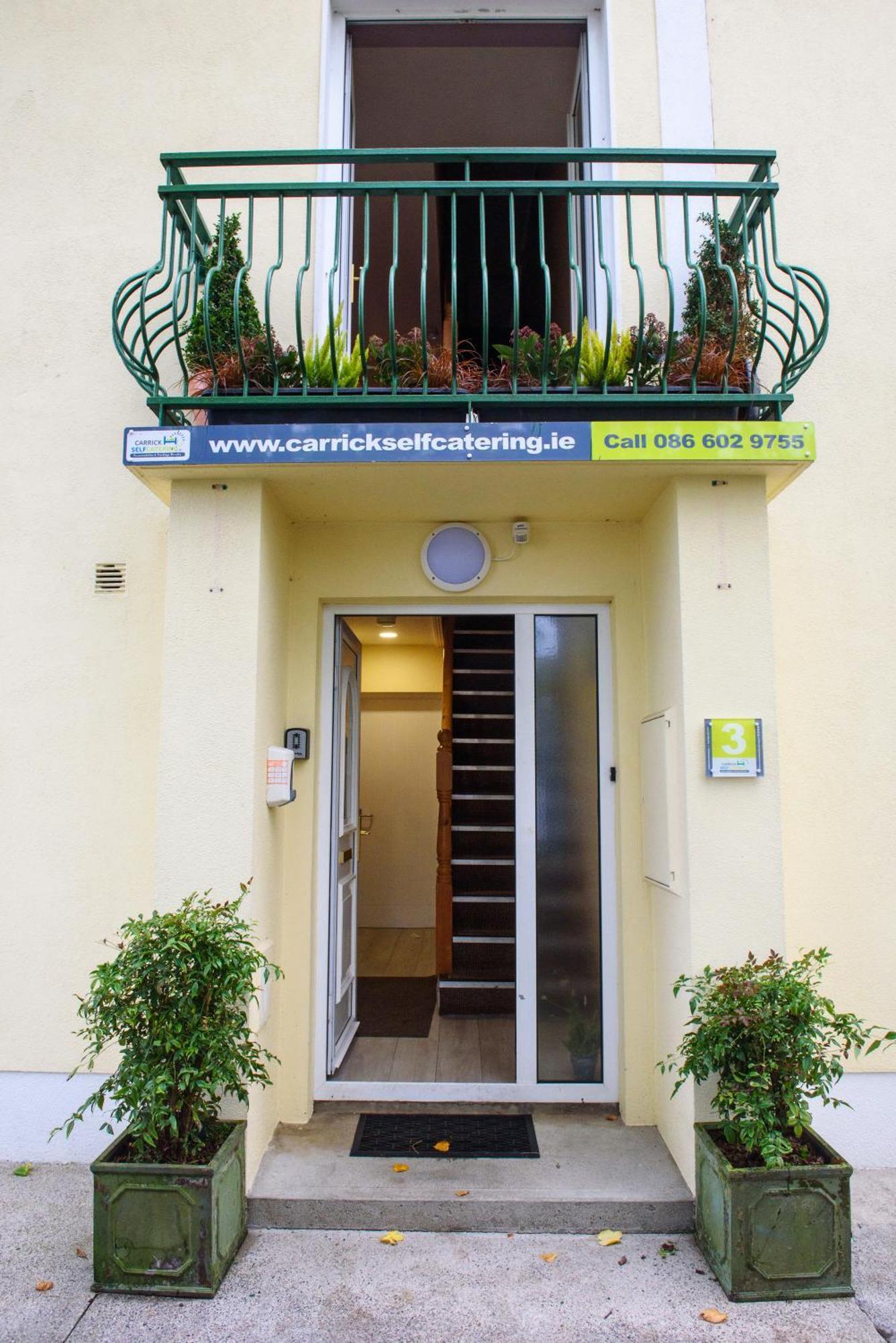 Waterfront Self Catering Houses Carrick on Shannon エクステリア 写真
