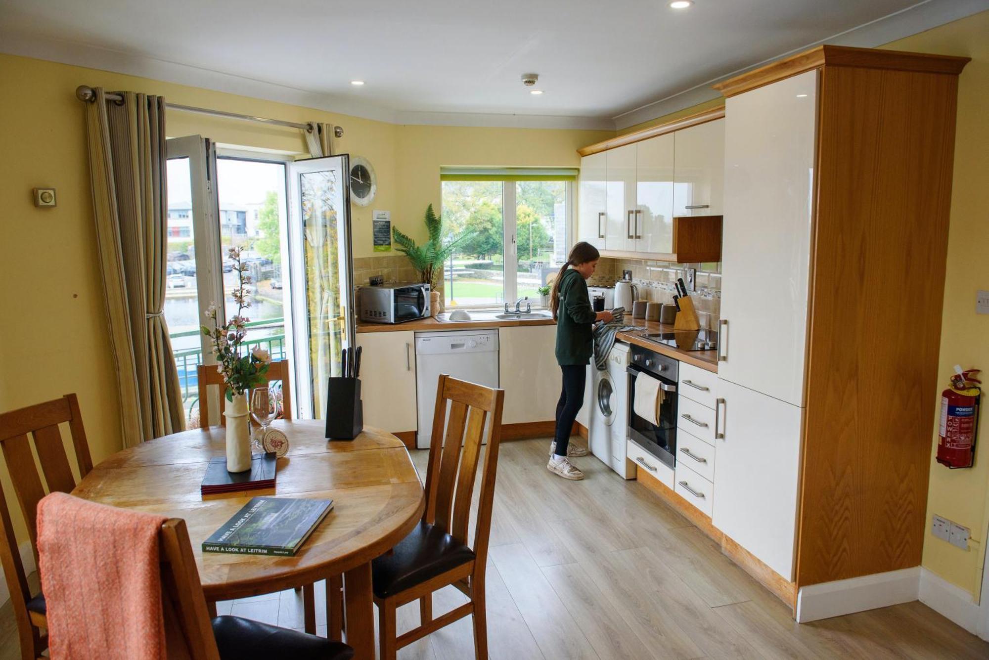 Waterfront Self Catering Houses Carrick on Shannon エクステリア 写真