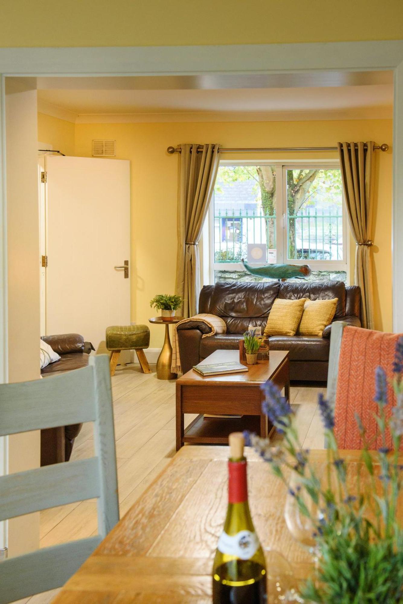 Waterfront Self Catering Houses Carrick on Shannon エクステリア 写真