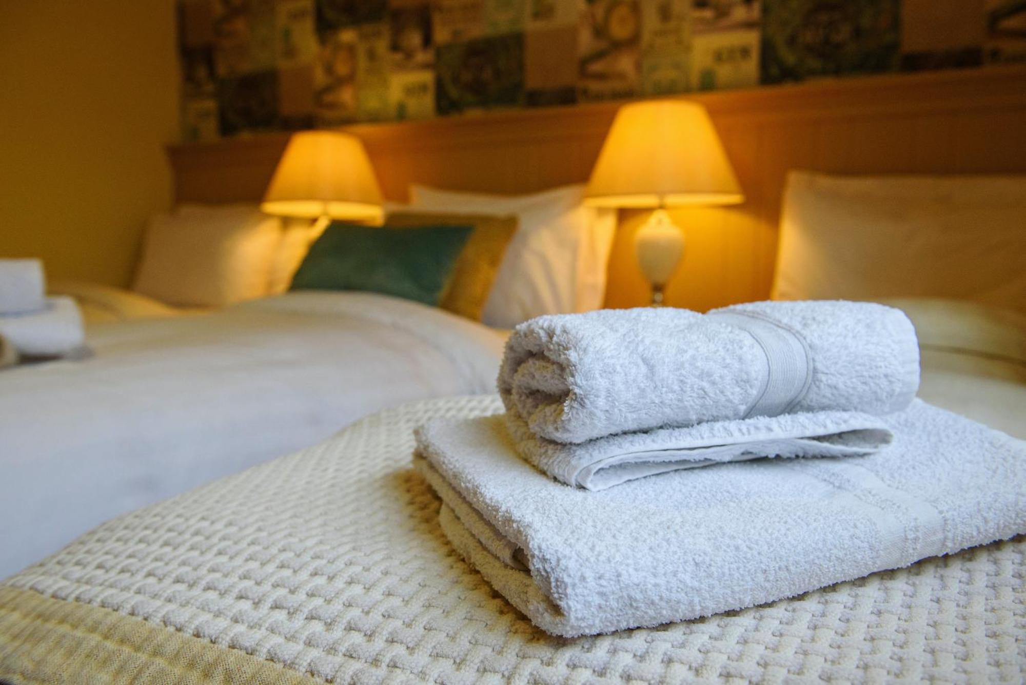 Waterfront Self Catering Houses Carrick on Shannon エクステリア 写真