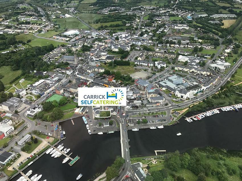 Waterfront Self Catering Houses Carrick on Shannon エクステリア 写真
