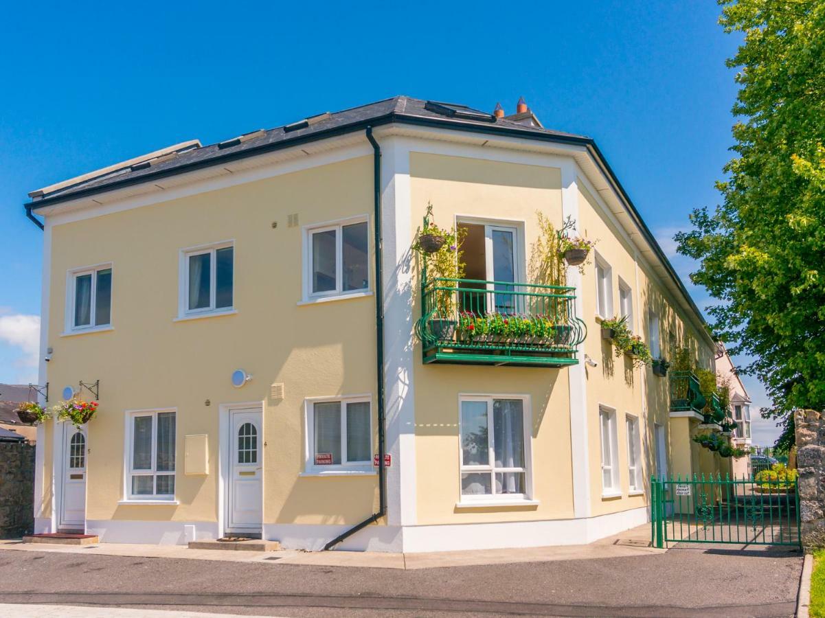 Waterfront Self Catering Houses Carrick on Shannon エクステリア 写真